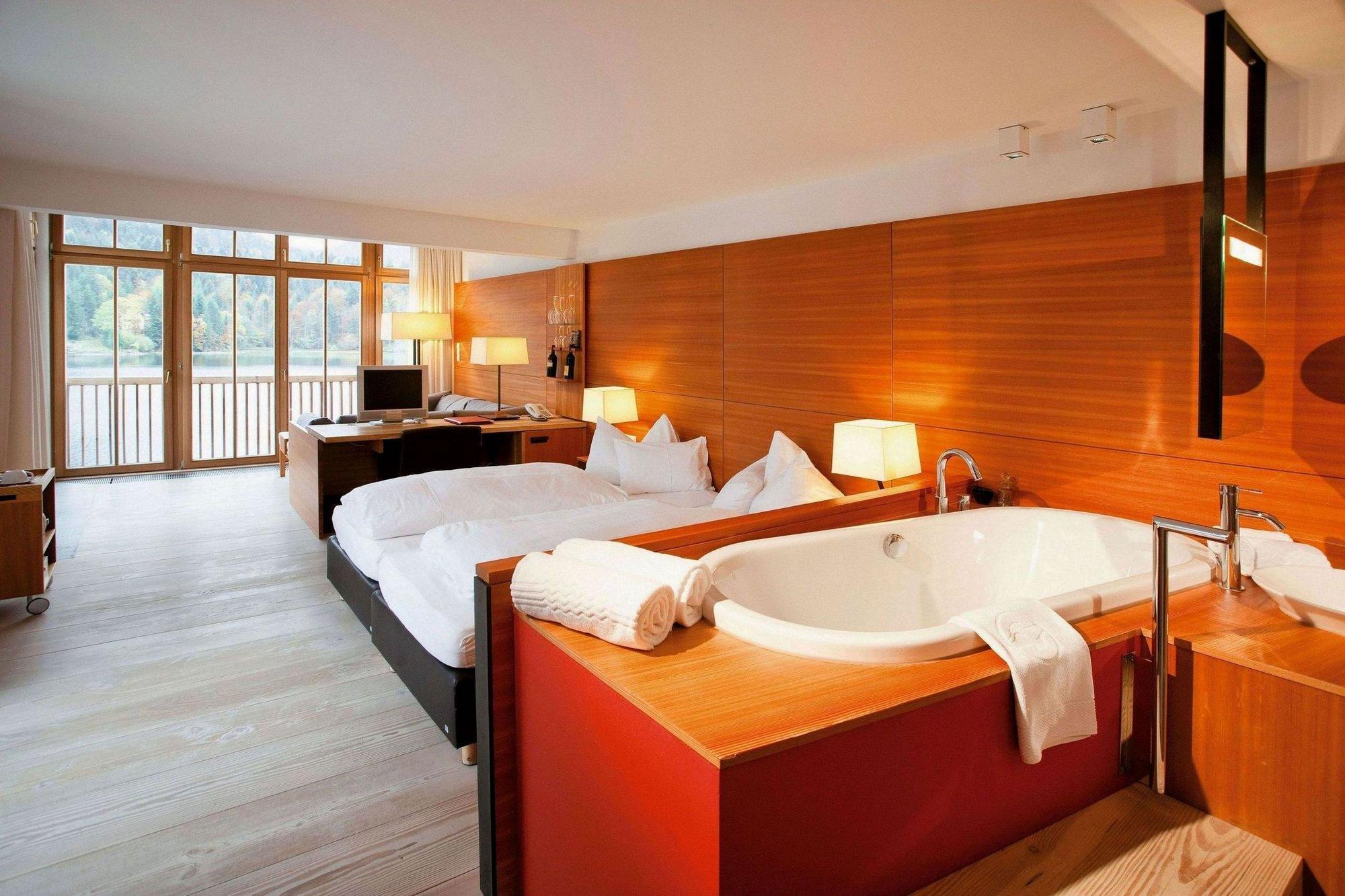 Tauroa Seehotel Grundlsee Rom bilde